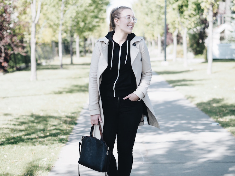 Casual Chic - Strungingold {Zara trench, H&M Sweater, American Eagle Jeans, Adidas Stan Smith sneakers, American Eagle Street Level Bag}